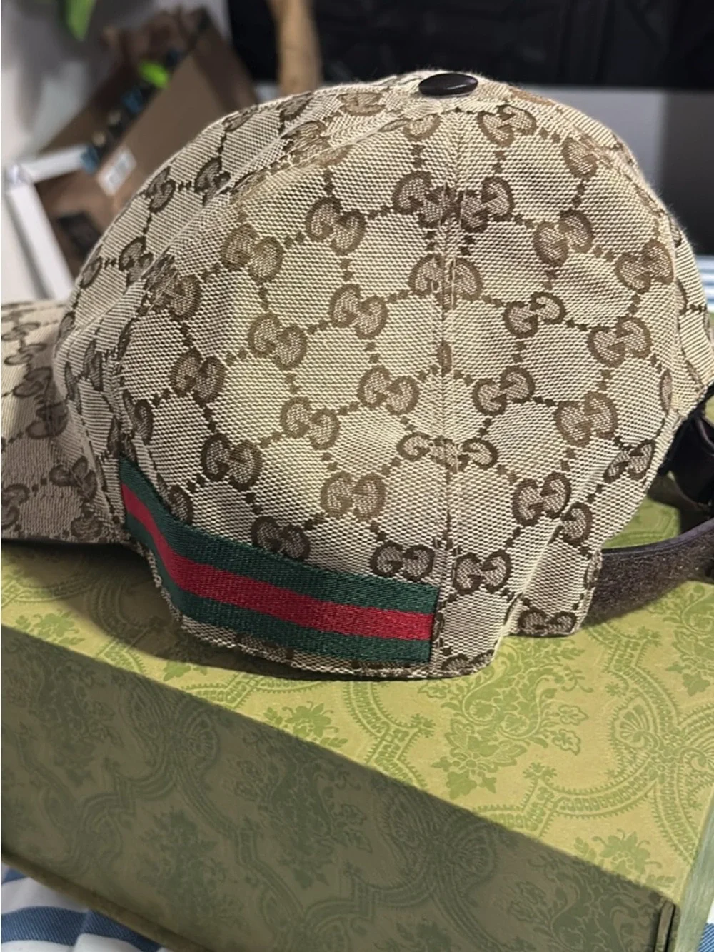 Gucci Beige and Brown GG Monogram Cap with Green-Red Web - Picture 2 of 6
